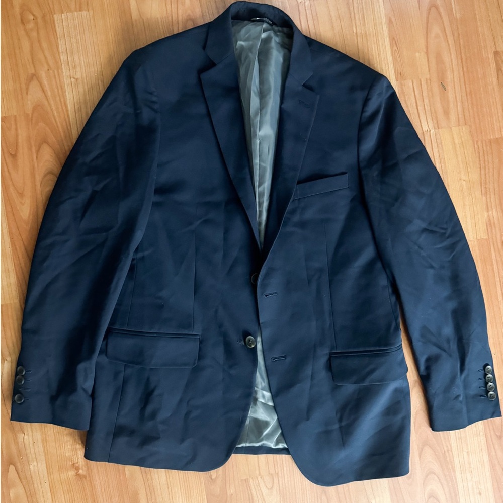 J.M Haggar Men's Navy Suit jacket with slim fit slacks. 30x32